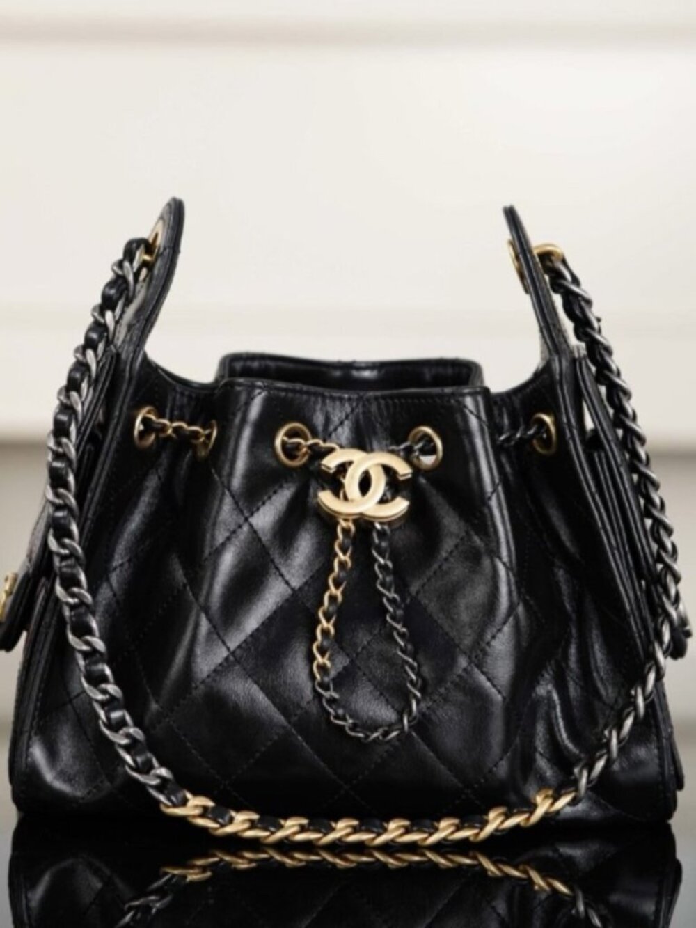 Chanel Black Vintage Lambskin Diamond Quilted Drawstring Hobo Bucket Bag